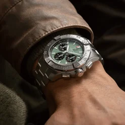 Avenger B01 Chronograph 44