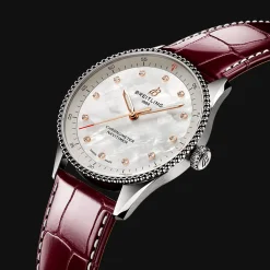 Navitimer 32 SuperQuartz™